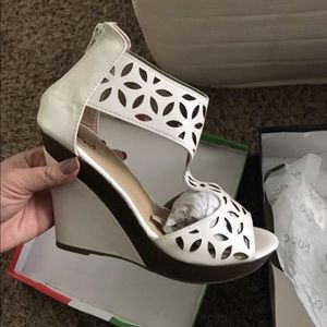White wedges- Bucco